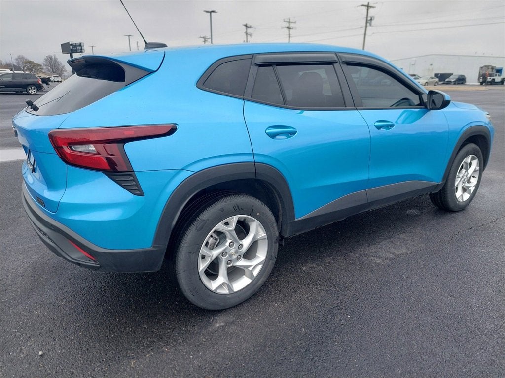 2025 Chevrolet Trax LS