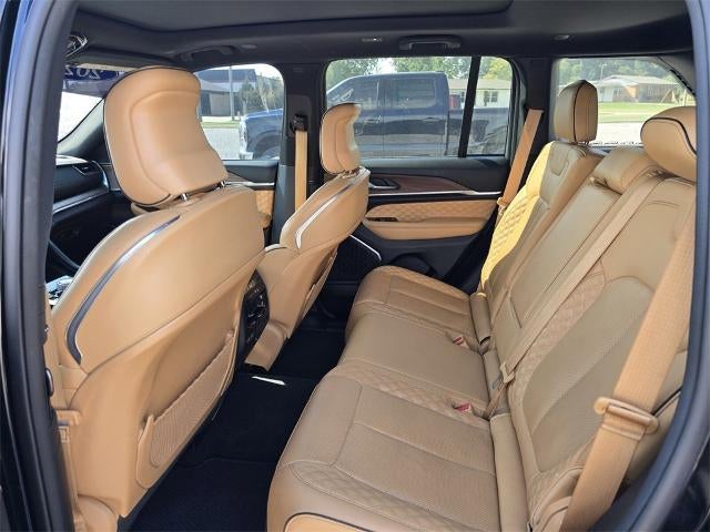 2023 Jeep Grand Cherokee Summit