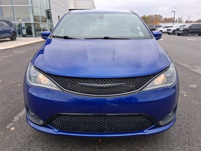 2020 Chrysler Pacifica Touring